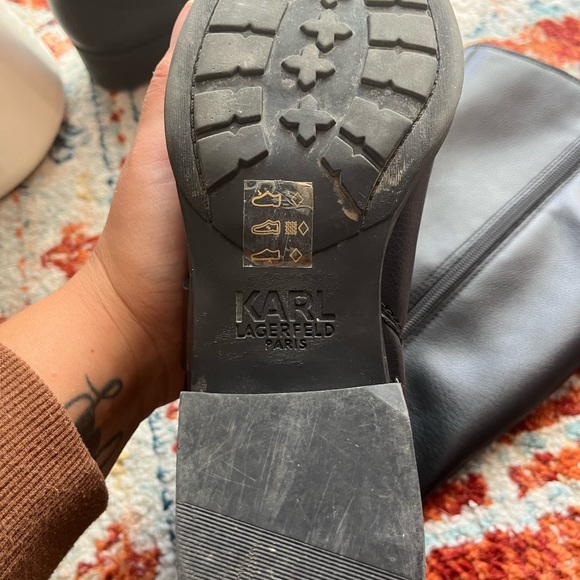 Black riding boots by Karl lagerfeld. - Picture 7 of 12